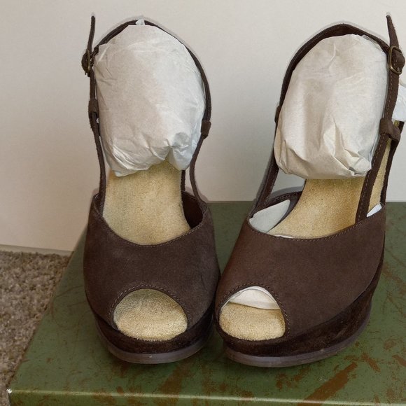 Dunes Elysia Brown Suede Shoe Size 8M - Picture 1 of 4